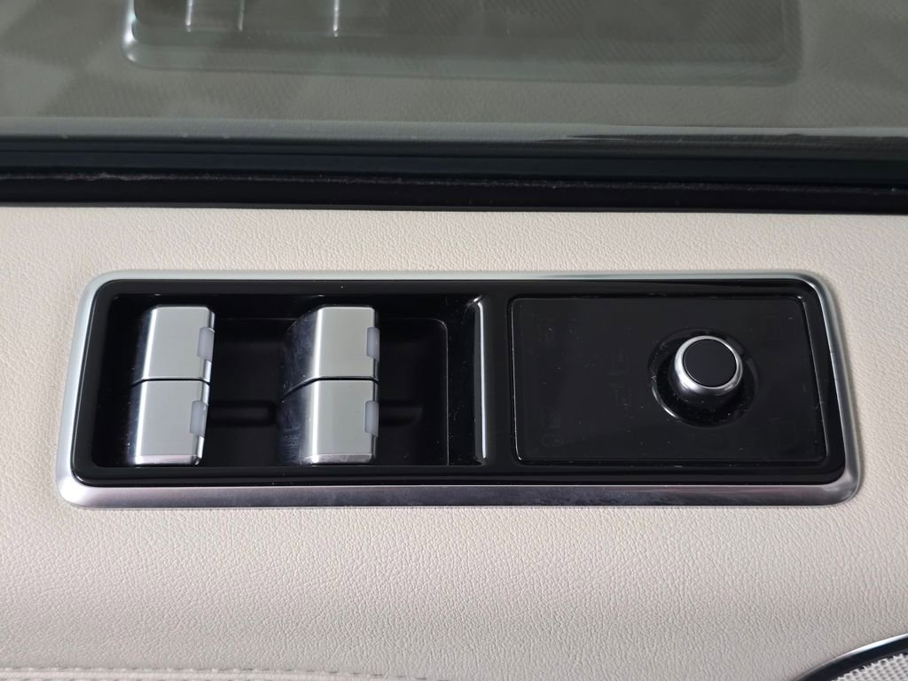 Used 2021 Land Rover Range Rover P525 Westminster Edition LWB AWD/4WD image 14