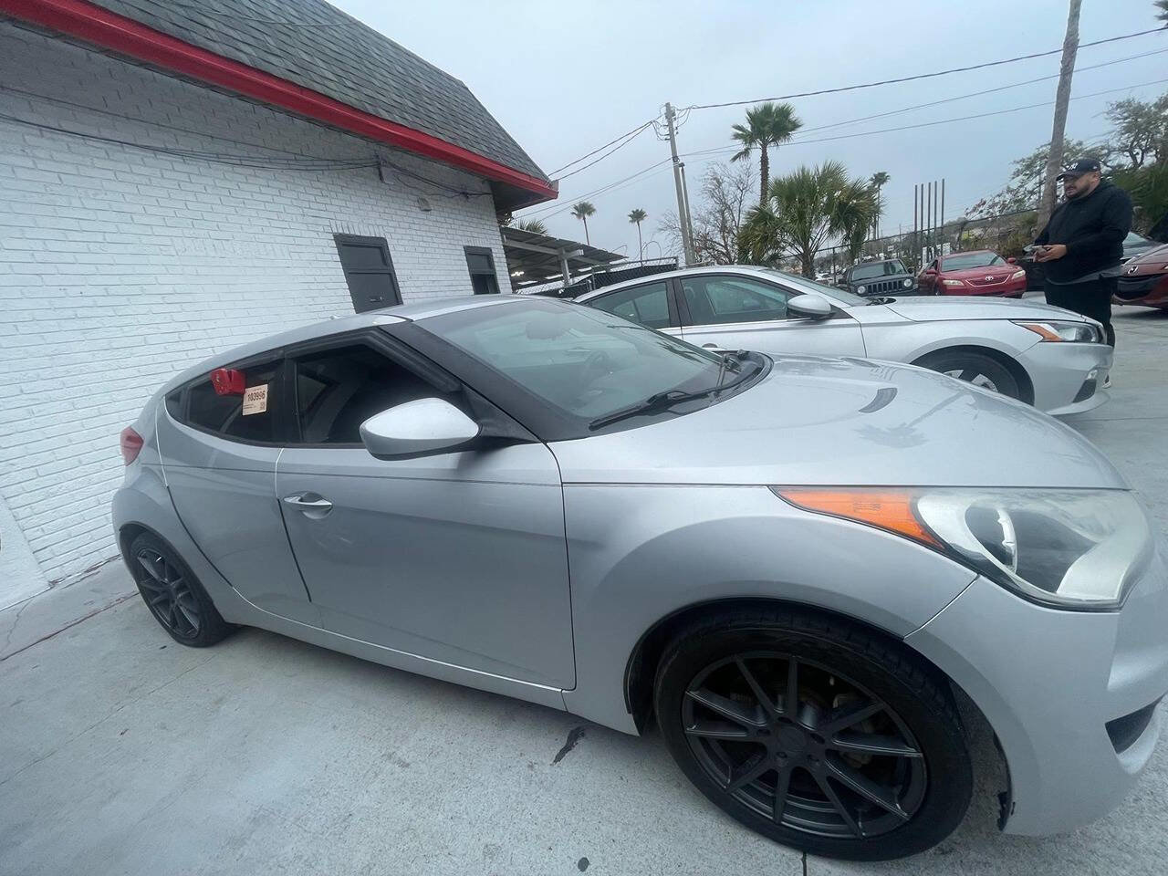 Used 2014 Hyundai Veloster image 7