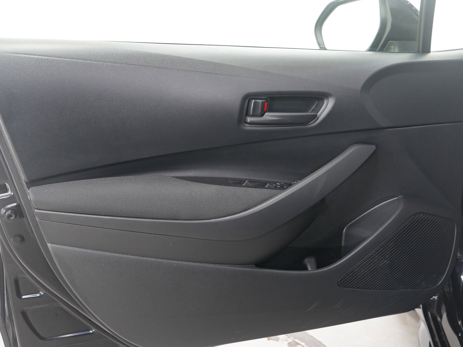 Used 2026 Toyota Corolla LE FWD image 17