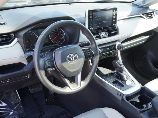 Used 2019 Toyota RAV4 XLE Premium FWD image 31