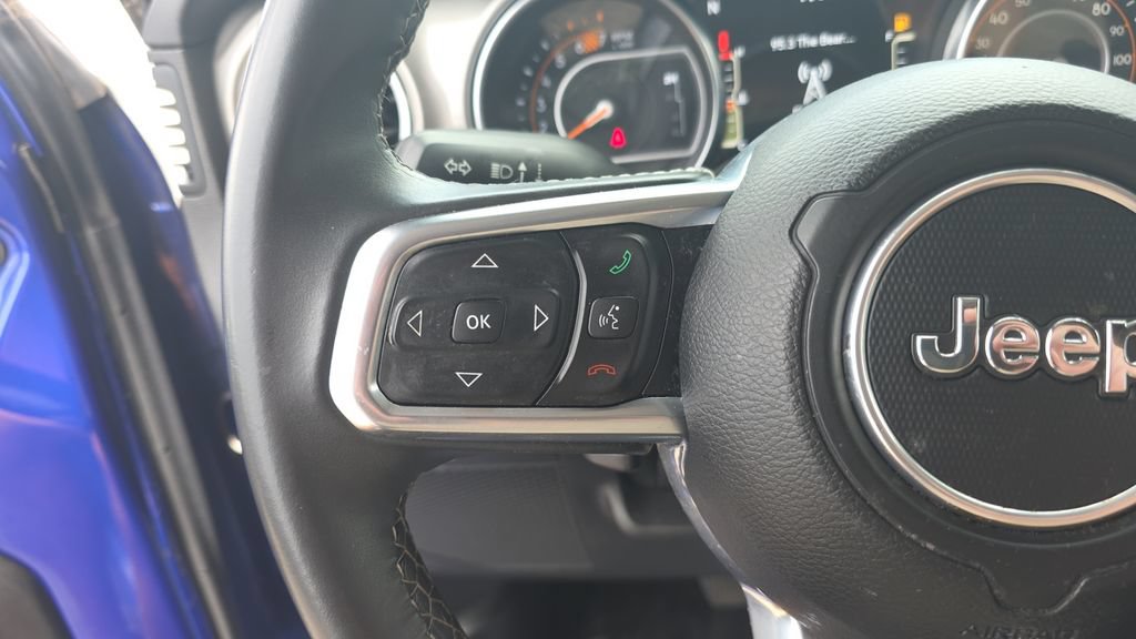 Used 2018 Jeep Wrangler Unlimited Sahara AWD/4WD image 16