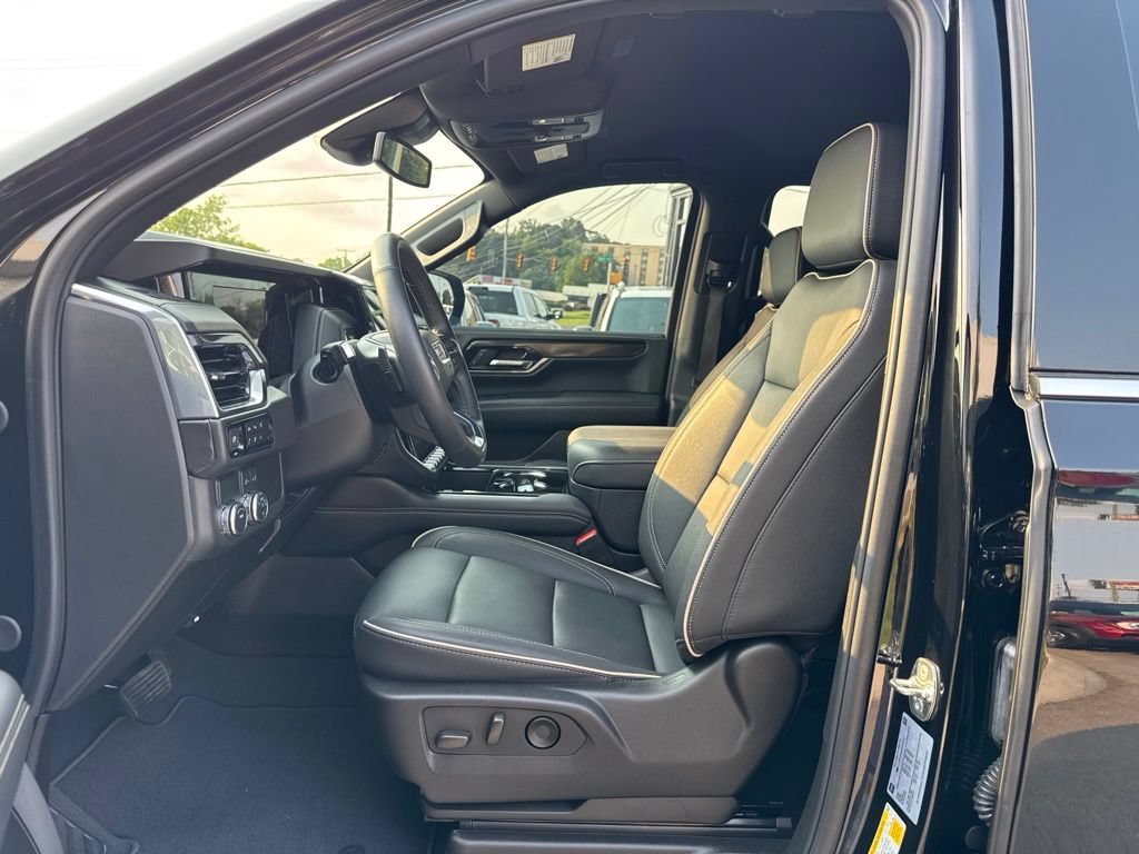 Used 2025 GMC Yukon XL Elevation RWD image 13
