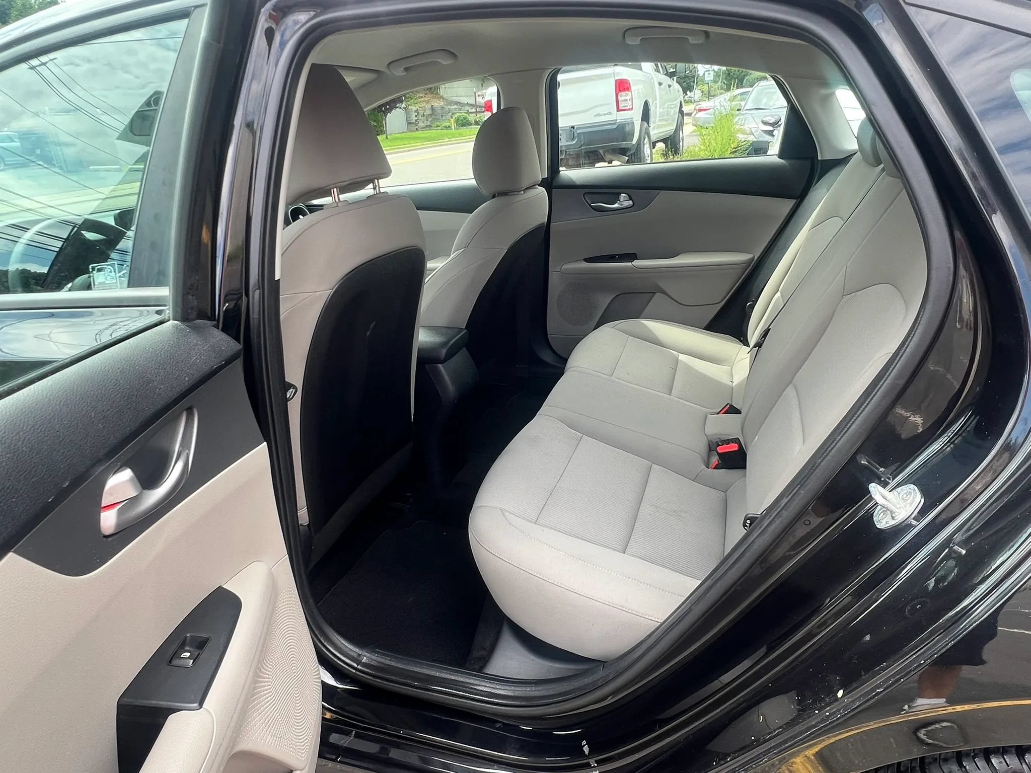 Used 2019 Kia Forte LXS FWD image 27