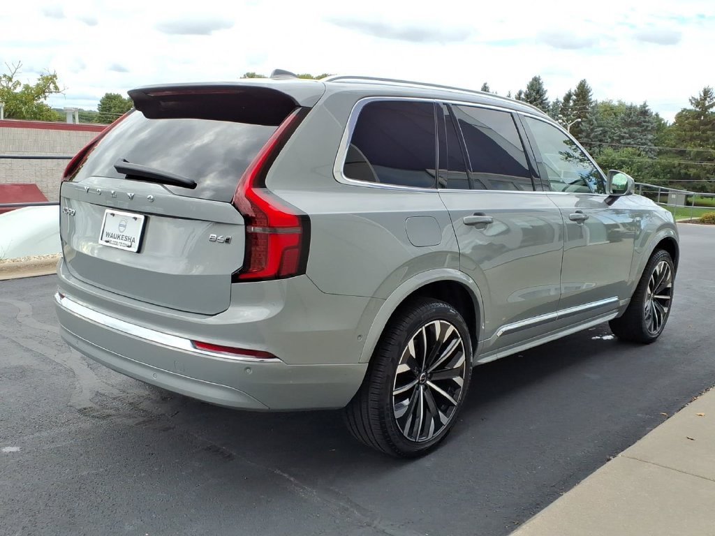 Certified 2026 Volvo XC90 B6 Plus AWD/4WD image 5