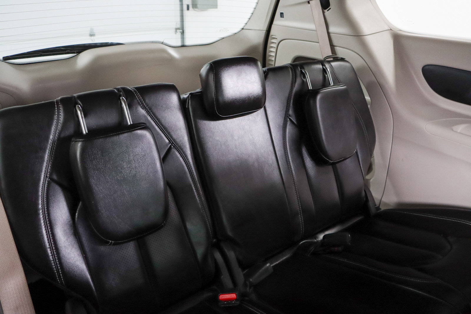 Used 2023 Chrysler Pacifica Touring-L image 30