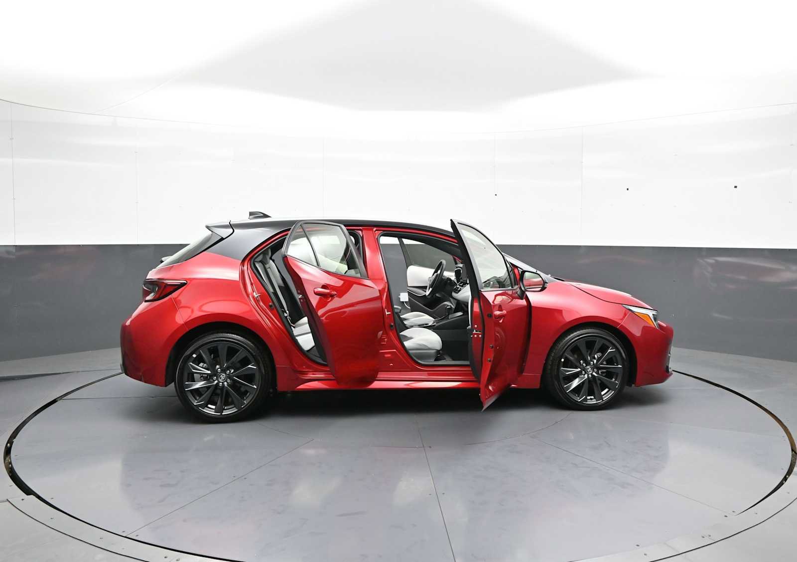 Used 2025 Toyota Corolla XSE FWD image 39