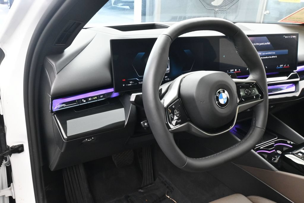 Used 2026 BMW 540i xDrive AWD/4WD image 15