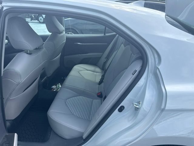 Used 2024 Toyota Camry SE FWD image 3