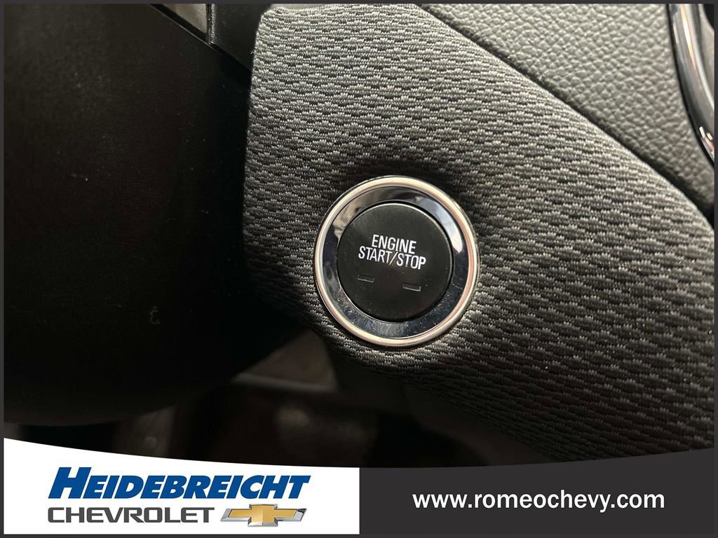 Used 2017 Chevrolet Cruze LT w/ Convenience Package image 27