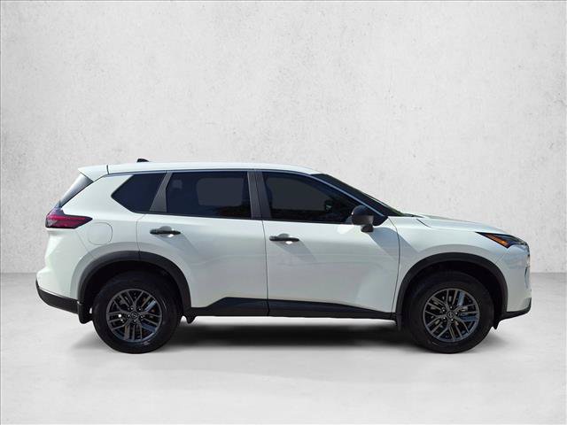 Used 2025 Nissan Rogue S FWD image 4