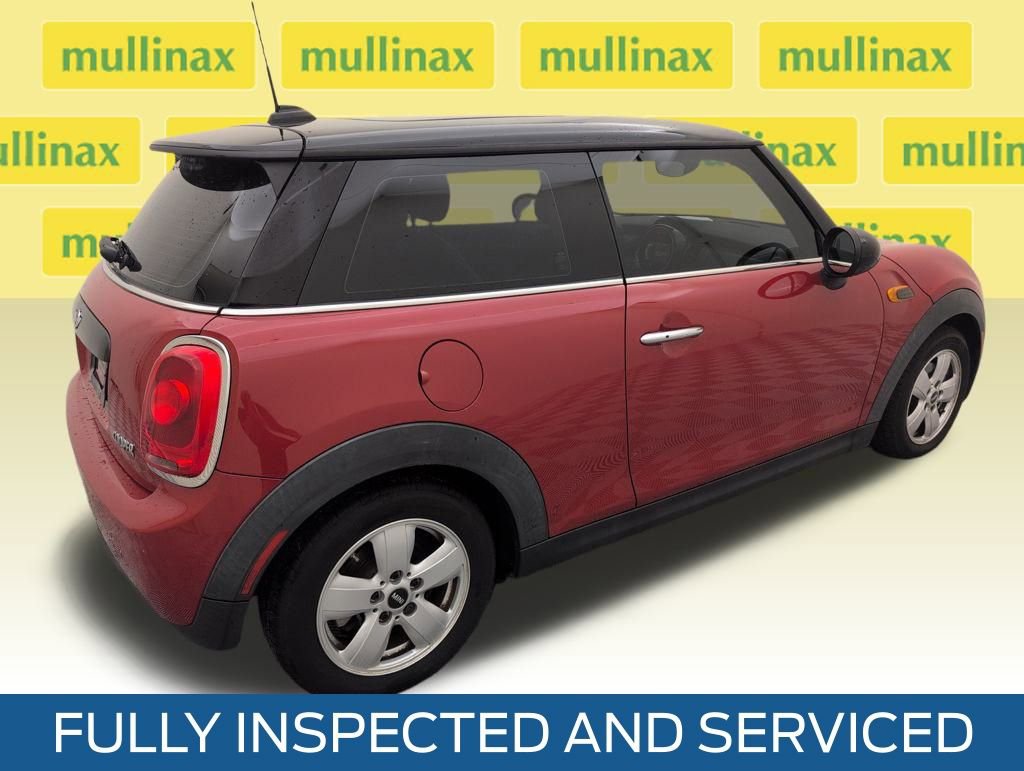 Used 2017 MINI Cooper 2-Door Hardtop image 4