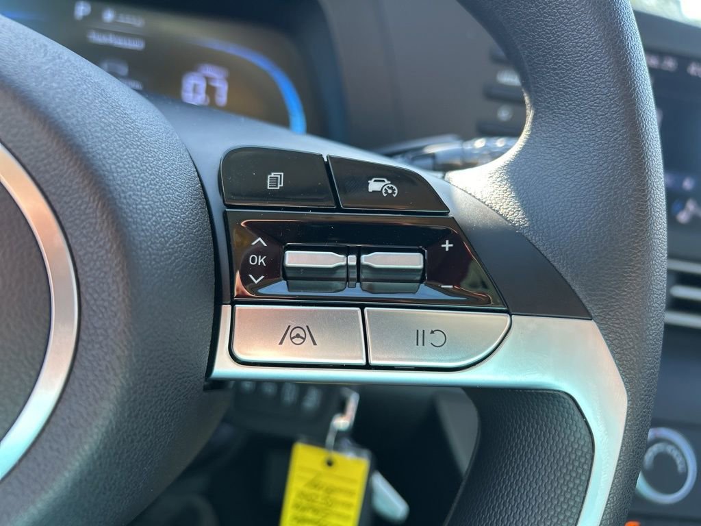 Used 2025 Hyundai Elantra SE image 26