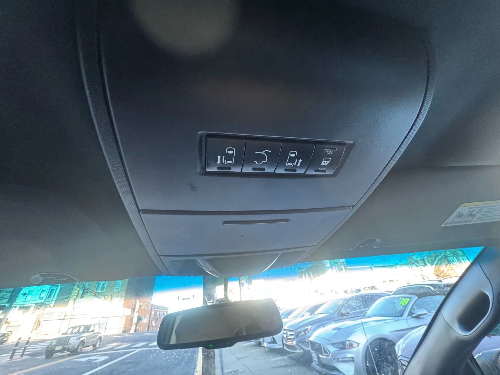 Used 2017 Dodge Grand Caravan SXT image 33