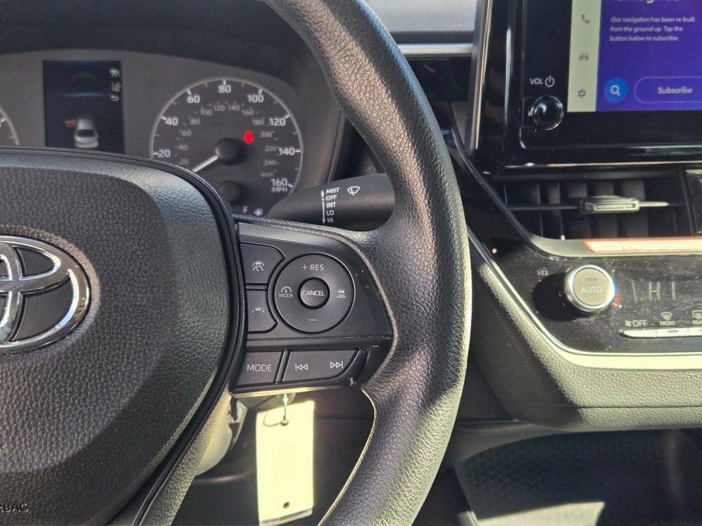 Used 2025 Toyota Corolla LE FWD image 25
