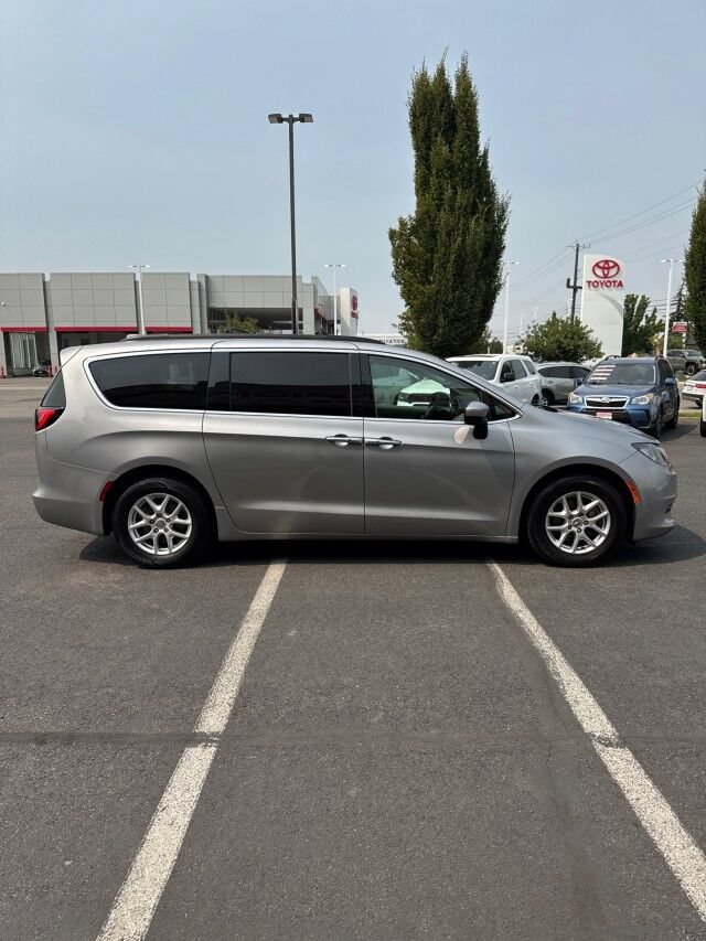 Used 2020 Chrysler Voyager Lxi FWD image 4