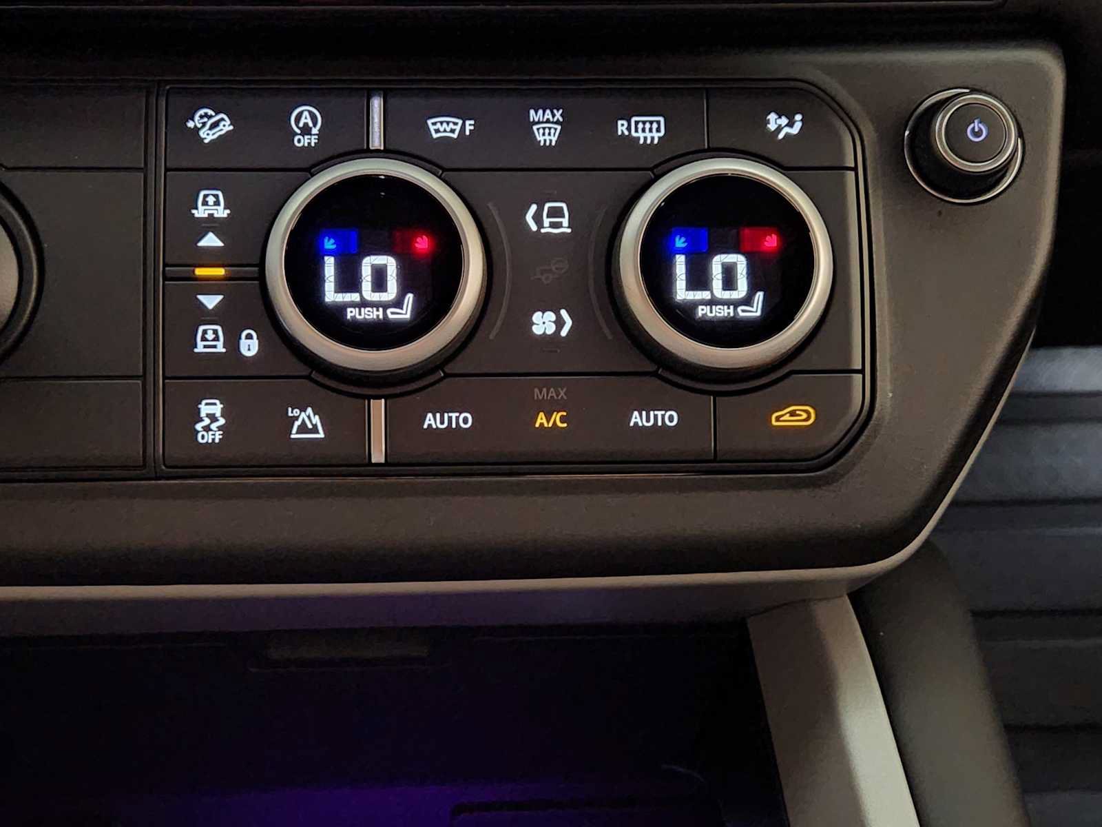New 2026 Land Rover Defender 90 V8 AWD/4WD image 18