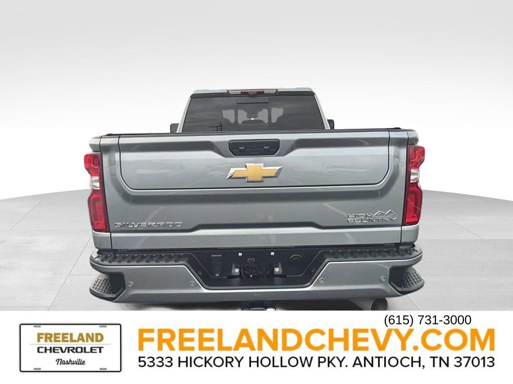 Used 2024 Chevrolet Silverado 2500 High Country w/ High Country Premium Package image 3