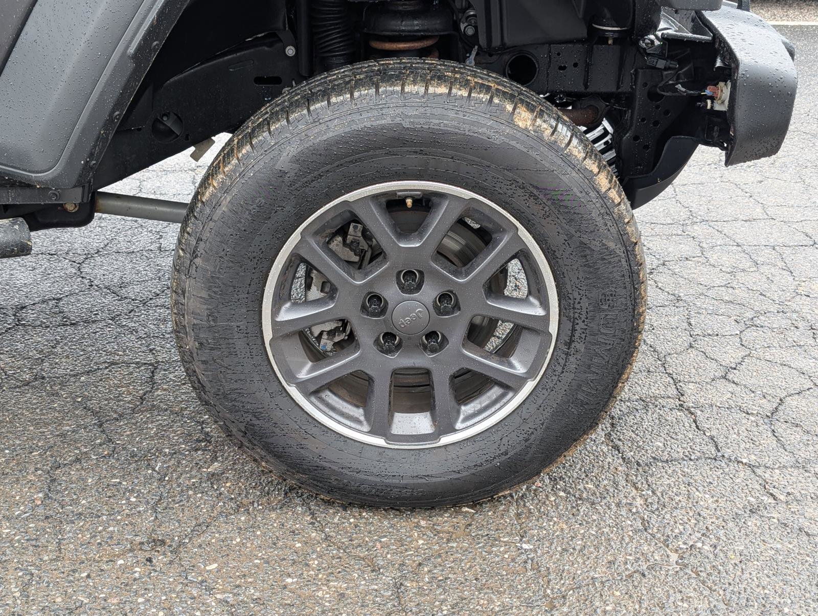 Used 2020 Jeep Gladiator Sport image 9