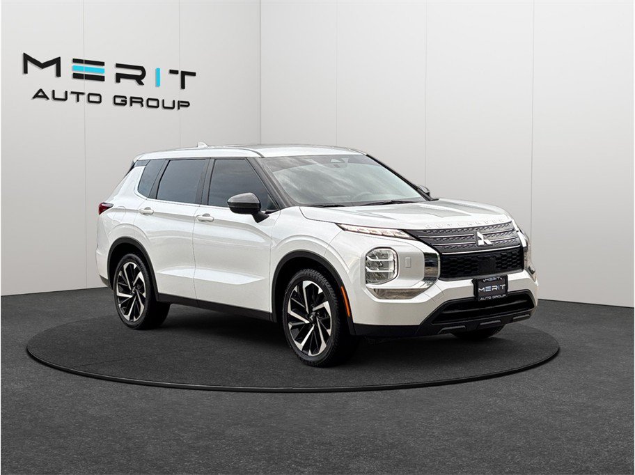 Used 2022 Mitsubishi Outlander ES