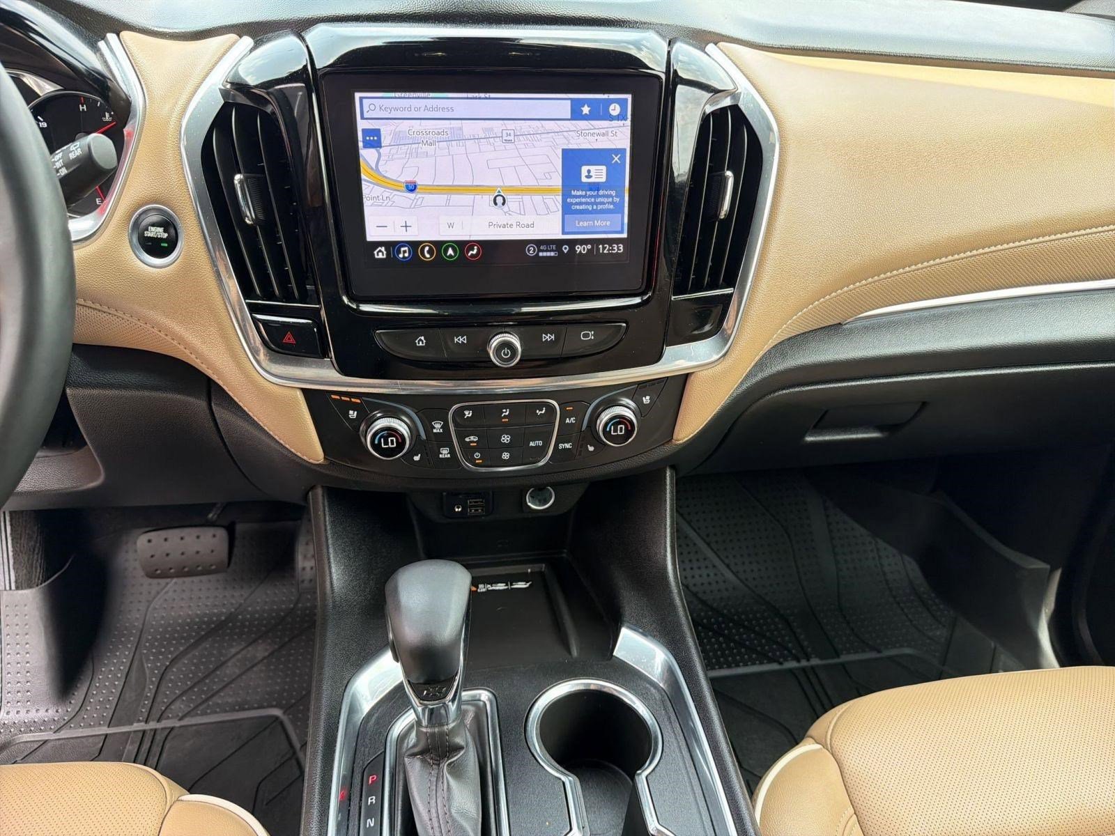 Used 2023 Chevrolet Traverse Premier FWD image 26