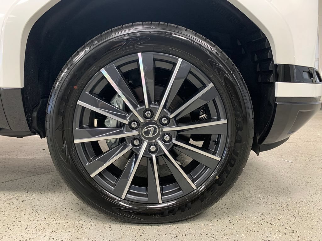 Used 2026 Lexus GX 550 w/ Accessory Package (2T) AWD/4WD image 5