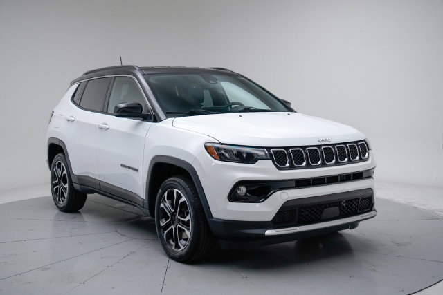 Used 2024 Jeep Compass Limited AWD/4WD image 1