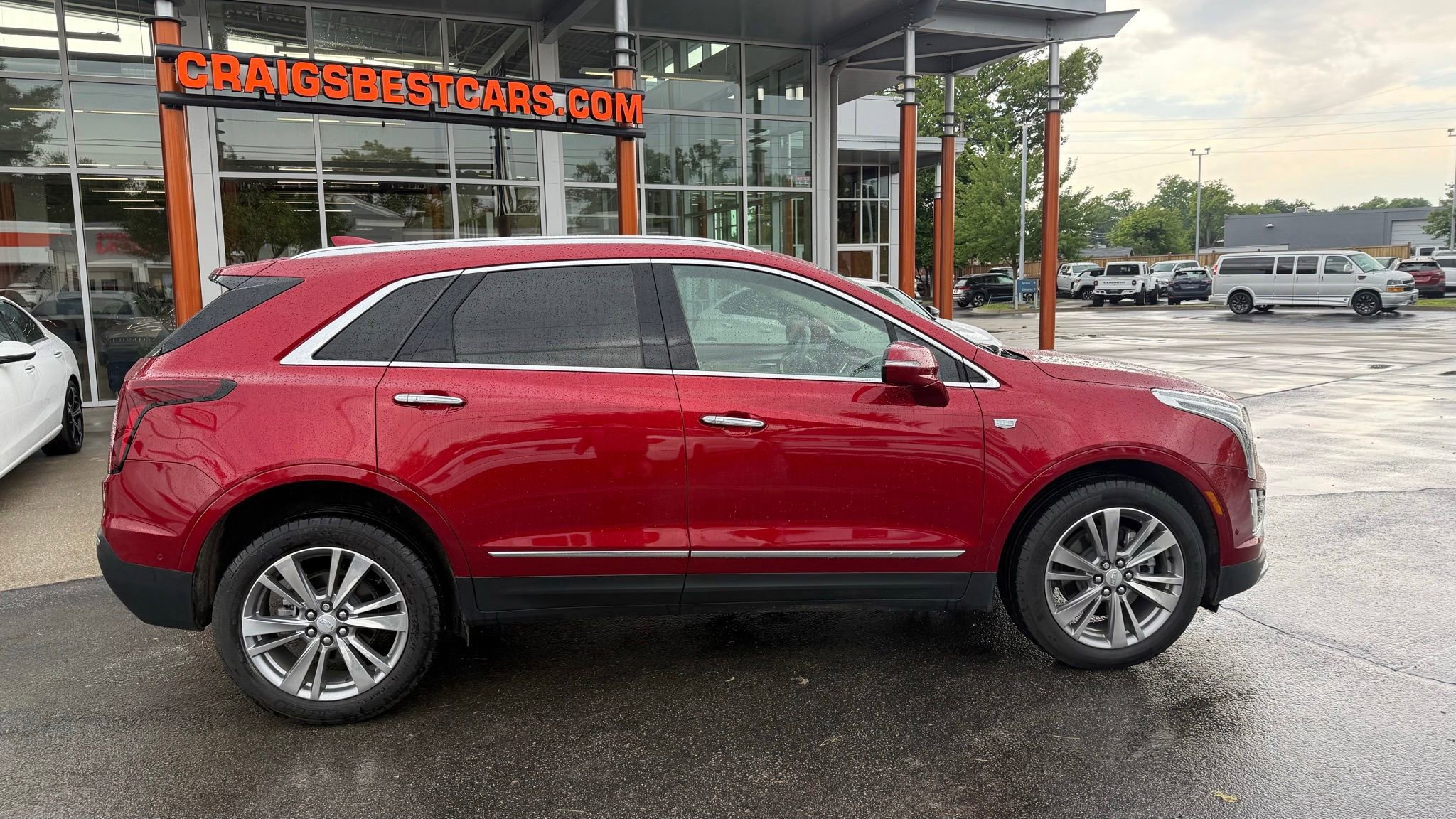 Used 2024 Cadillac XT5 Premium Luxury w/ Technology Package AWD/4WD image 2