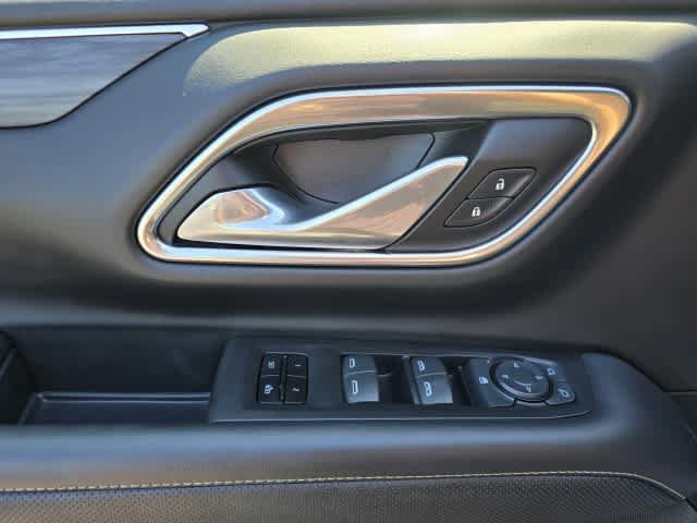 Used 2024 GMC Yukon SLT AWD/4WD image 17