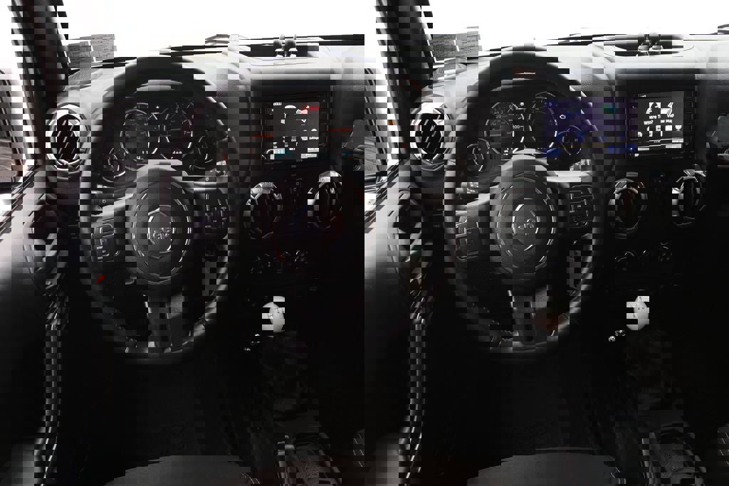 Used 2017 Jeep Wrangler Unlimited Rubicon w/ Dual Top Group image 17