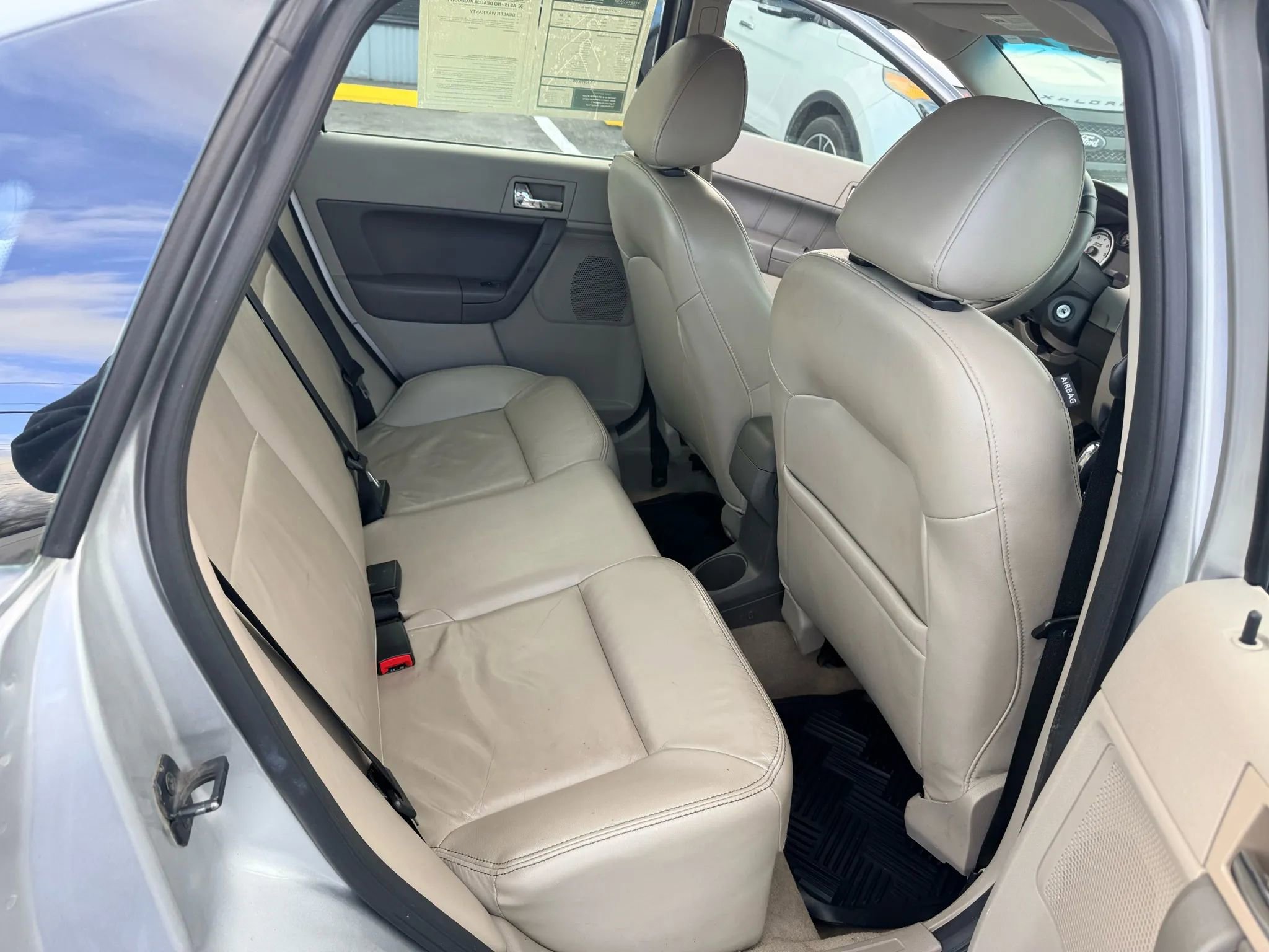 Used 2010 Ford Focus SEL FWD image 18