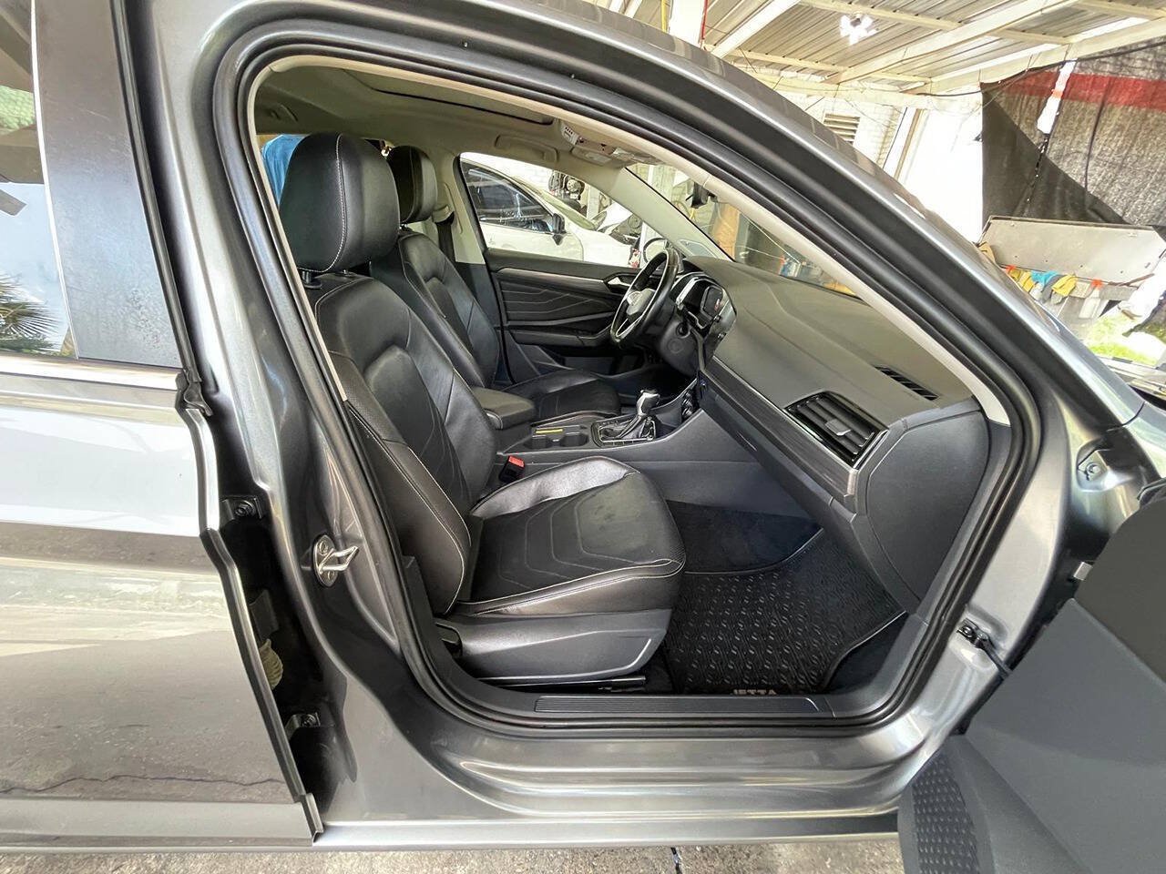 Used 2022 Volkswagen Jetta SEL FWD image 13