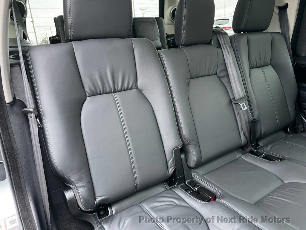 Used 2016 Land Rover LR4 HSE LUX image 14