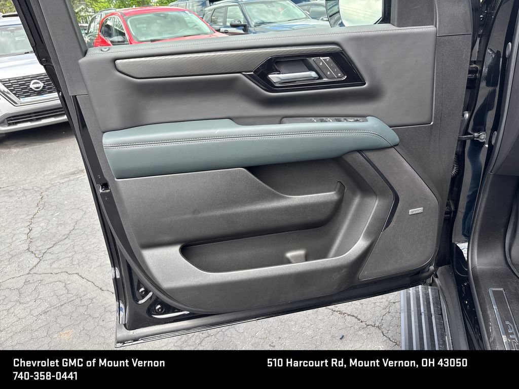 New 2026 GMC Yukon XL AT4 w/ AT4 Premium Plus Package AWD/4WD image 14
