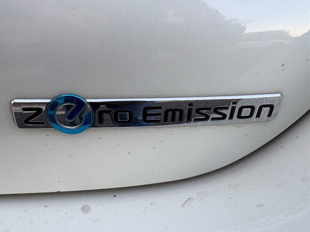 Used 2011 Nissan Leaf SL image 13