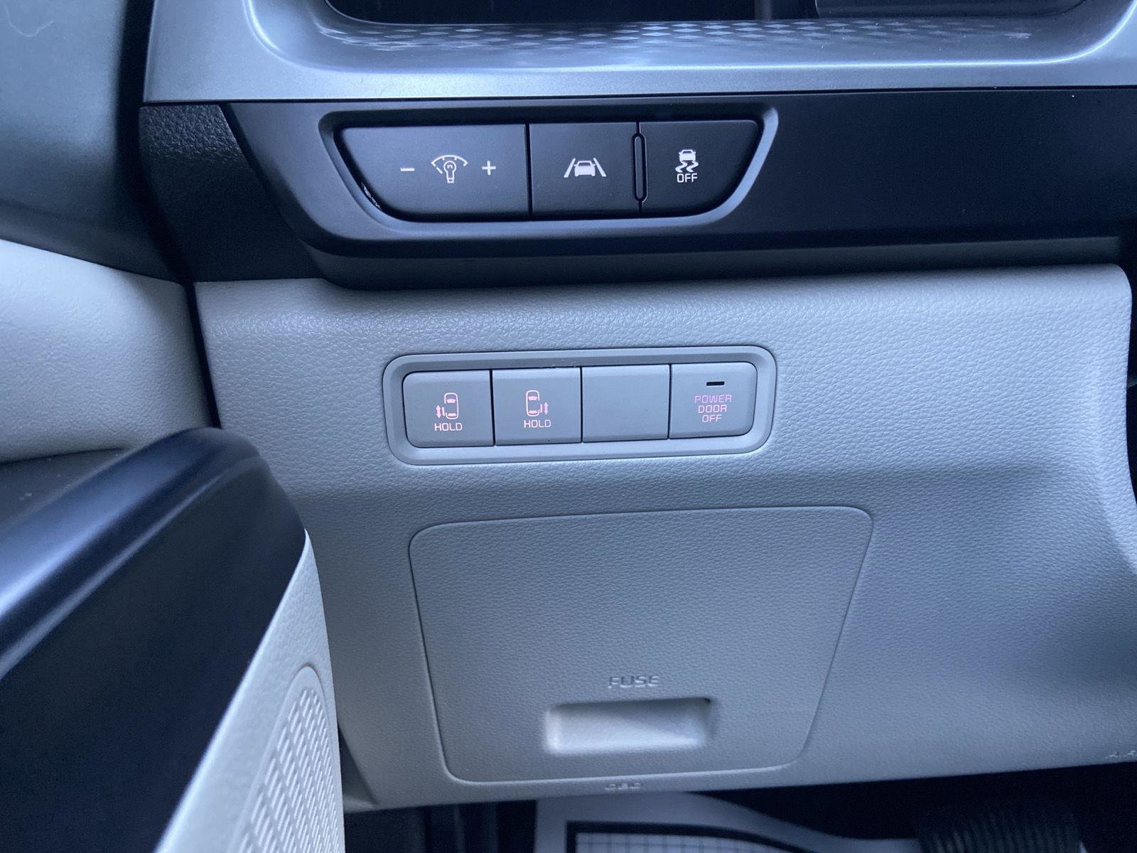 Used 2024 Kia Carnival LX image 16