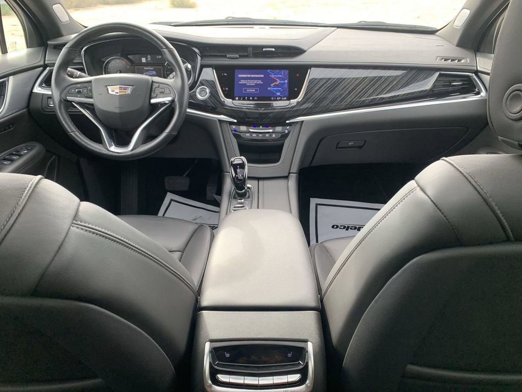 Used 2025 Cadillac XT6 Premium Luxury image 18