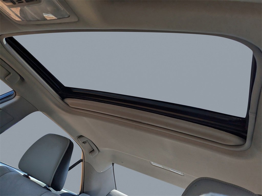 Used 2015 Toyota Camry image 25