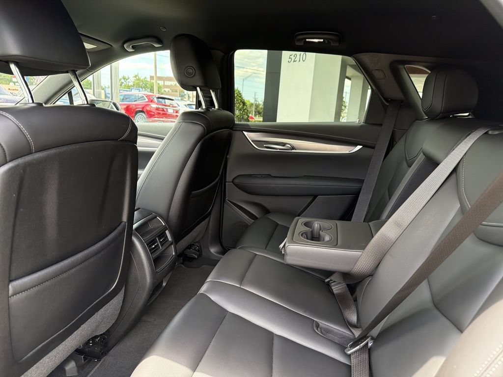 Certified 2022 Cadillac XT5 Luxury FWD image 12