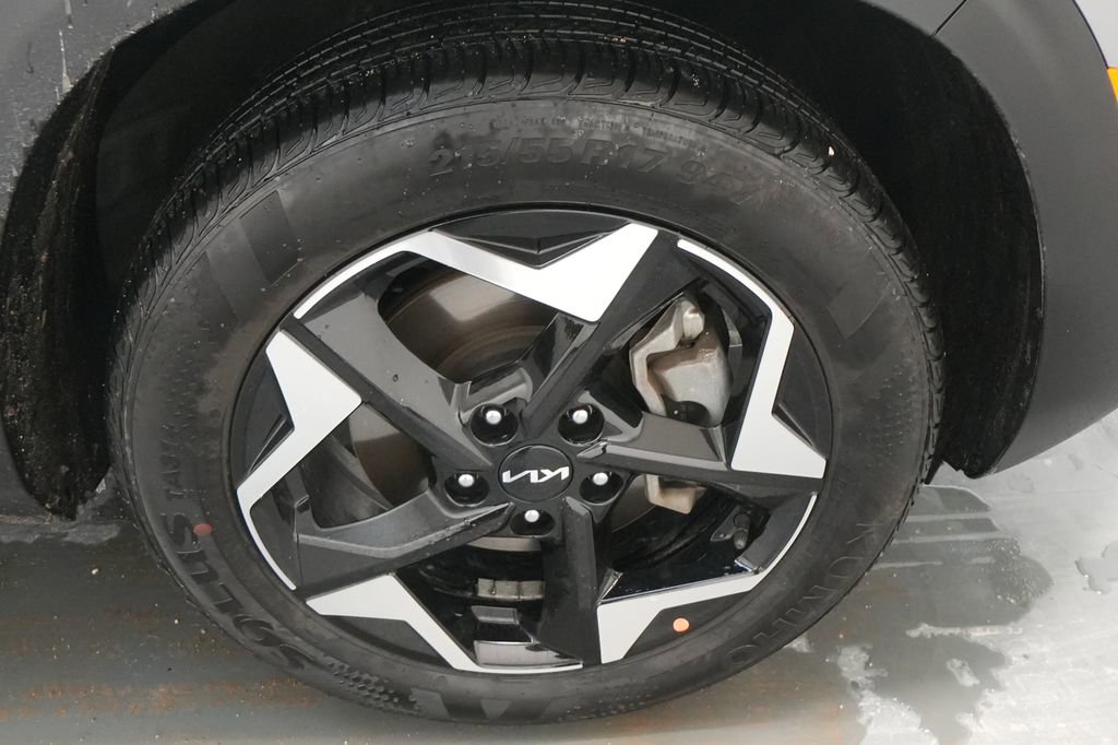 Used 2024 Kia Seltos EX AWD/4WD image 11