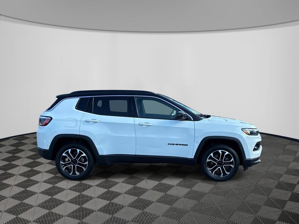 Used 2023 Jeep Compass Limited w/ Sun and Sound Group AWD/4WD image 8