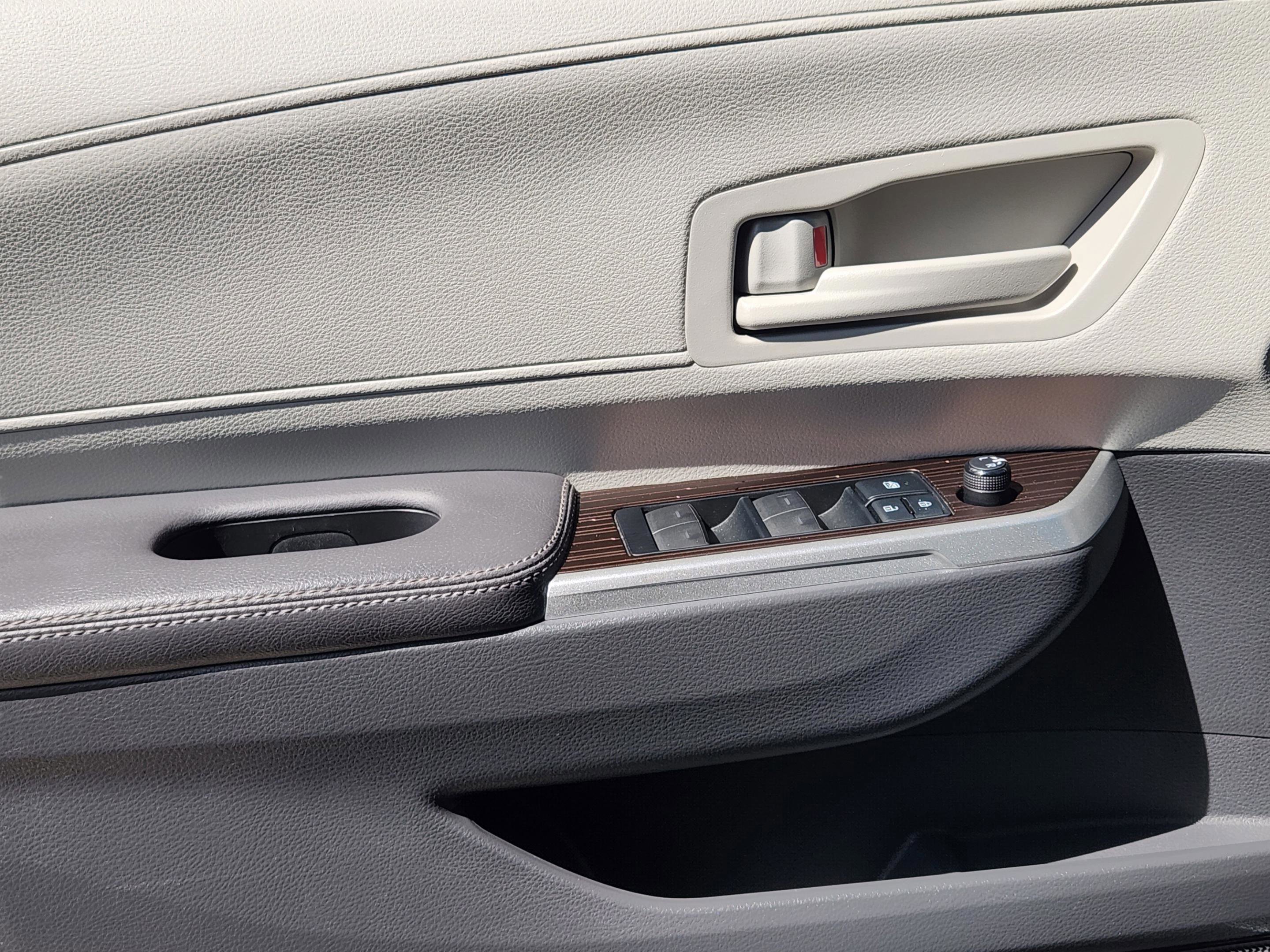 Used 2021 Toyota Sienna LE image 23