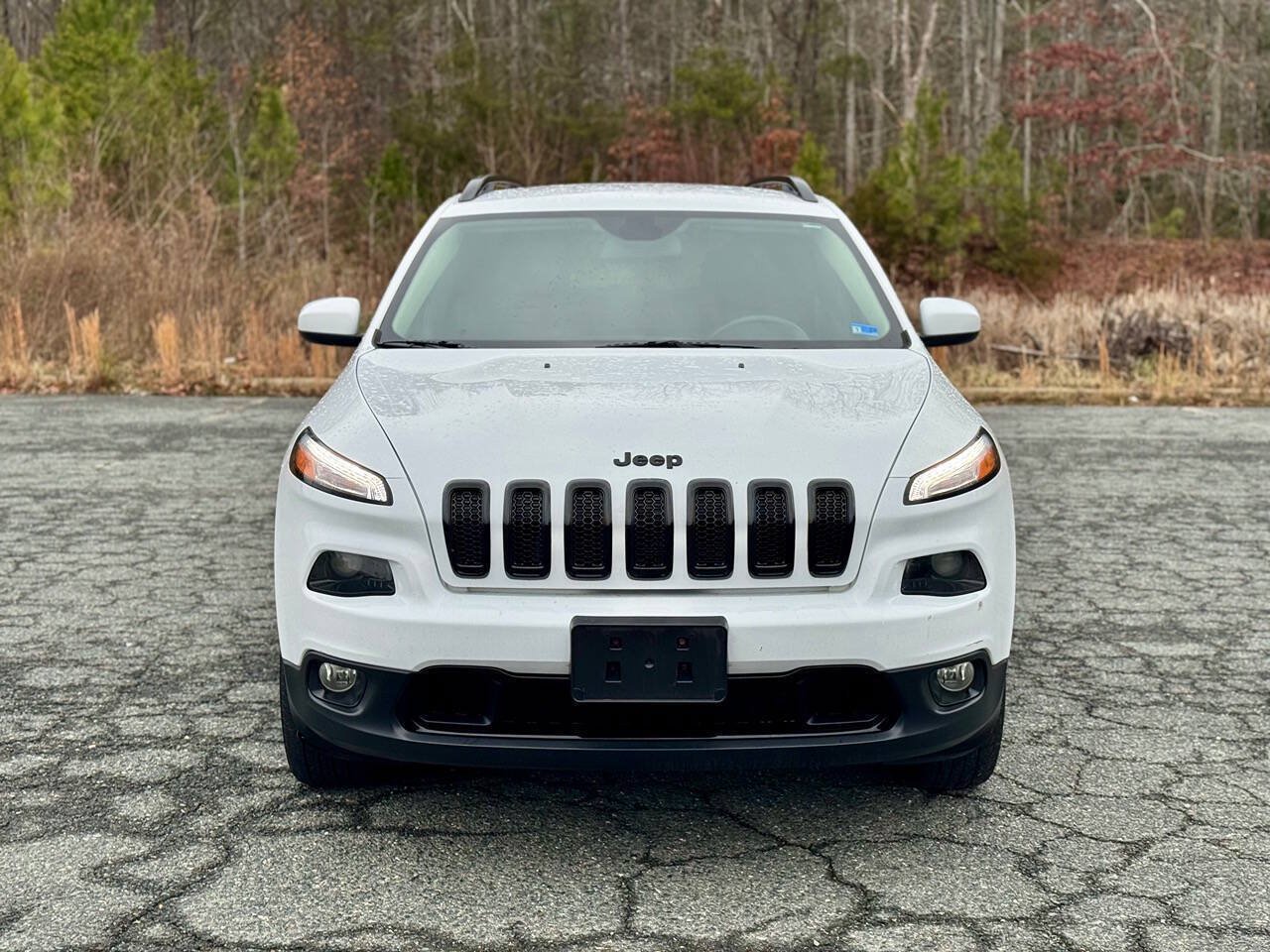 Used 2018 Jeep Cherokee Latitude w/ Altitude Package AWD/4WD image 2