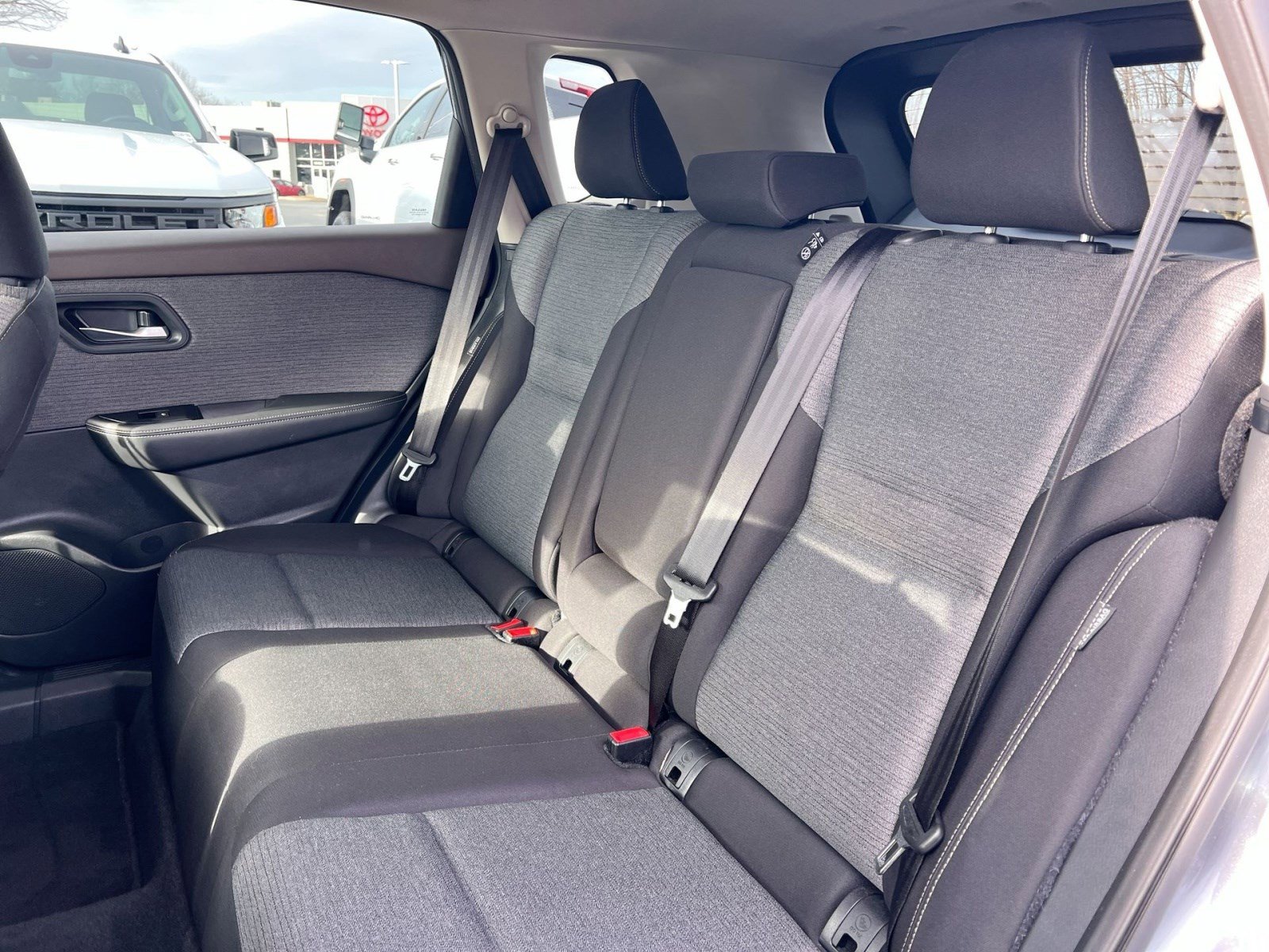 Used 2023 Nissan Rogue SV image 23