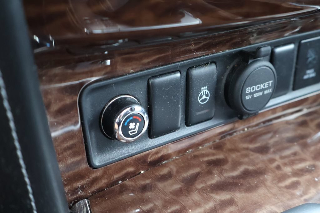 Used 2017 Nissan Armada SV AWD/4WD image 27