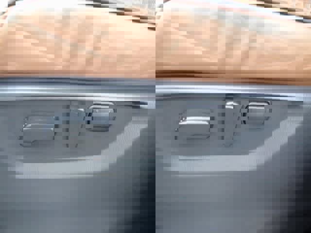 Used 2024 INFINITI QX80 Sensory image 8