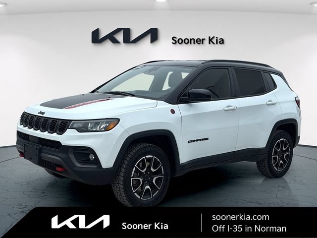 Used 2025 Jeep Compass Trailhawk AWD/4WD image 1