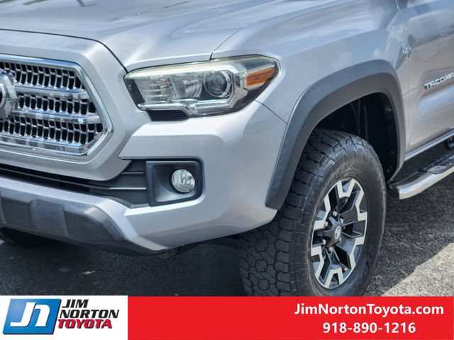Used 2017 Toyota Tacoma TRD Off-Road w/ Tow Package (A/T) AWD/4WD image 11