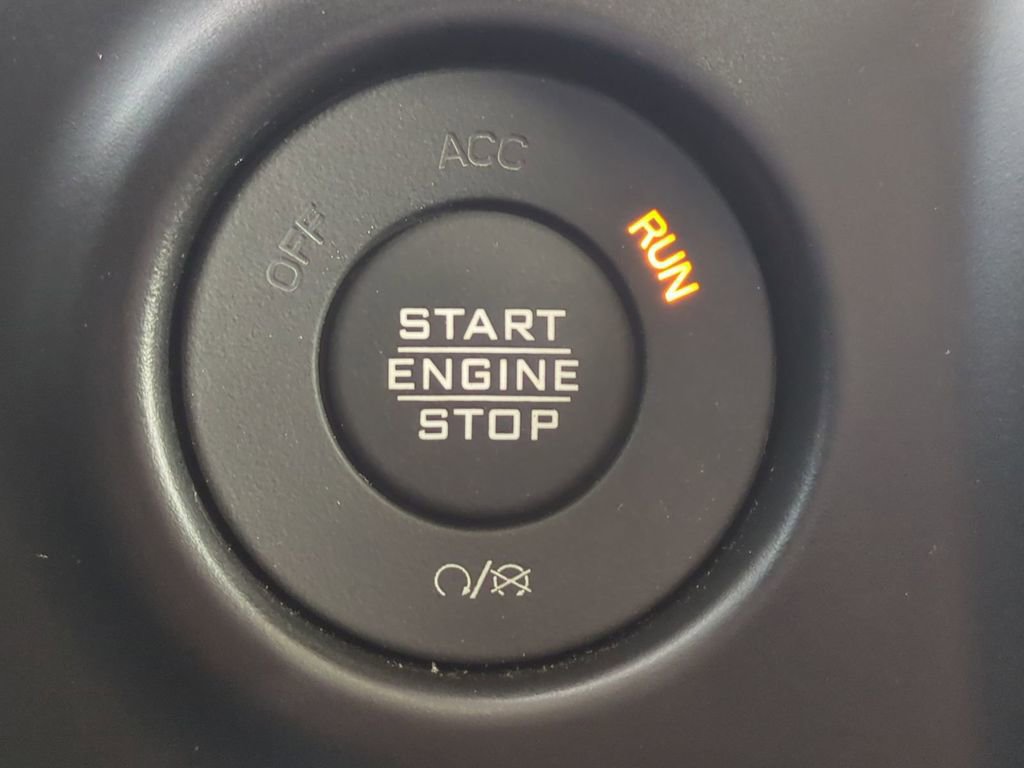 Used 2023 Jeep Gladiator Willys image 32