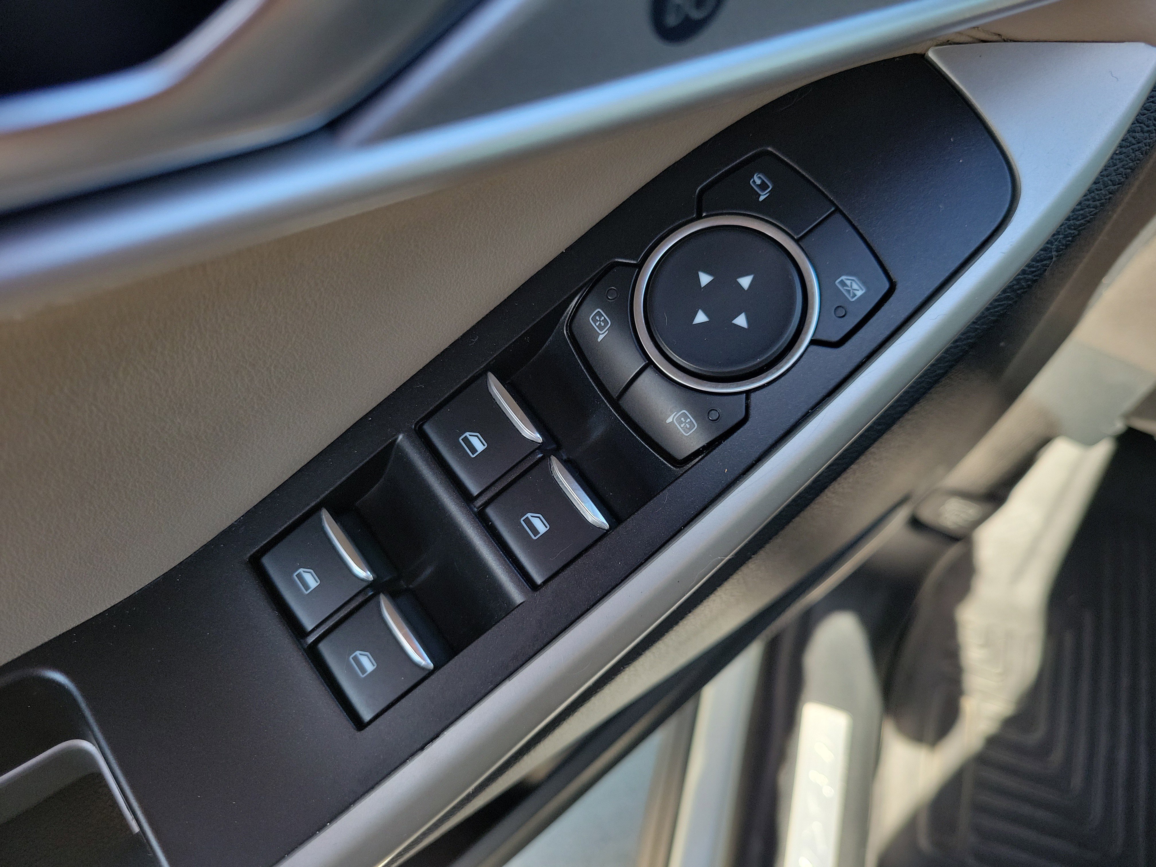 Used 2021 Ford Explorer Limited w/ Equipment Group 301A image 17