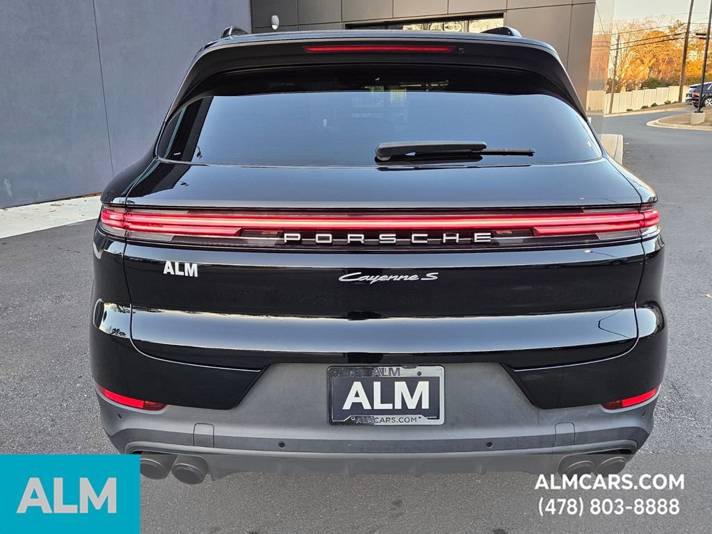 Used 2024 Porsche Cayenne S image 7